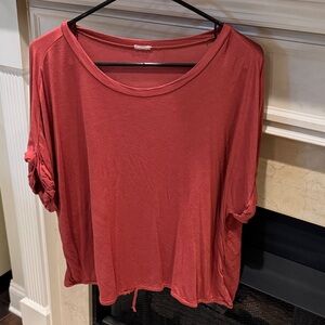 Casual mauve/red Women's knit  Top. Size XL. Worn several times. Listing # 9105